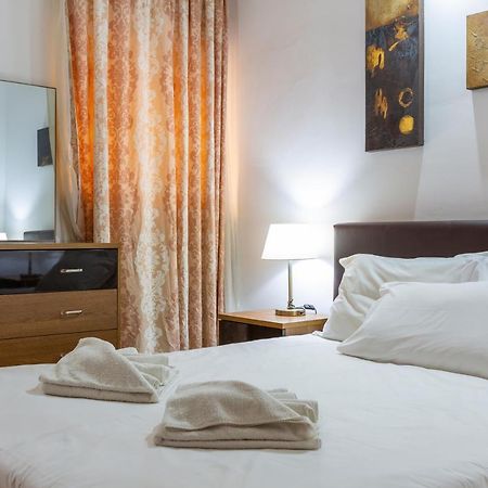 Seafront - Top Location, Top Floor With Wifi & Ac By 360 Estates La Valette Extérieur photo