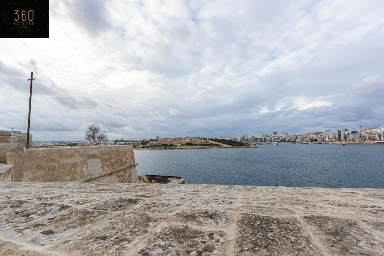 Seafront - Top Location, Top Floor With Wifi & Ac By 360 Estates La Valette Extérieur photo