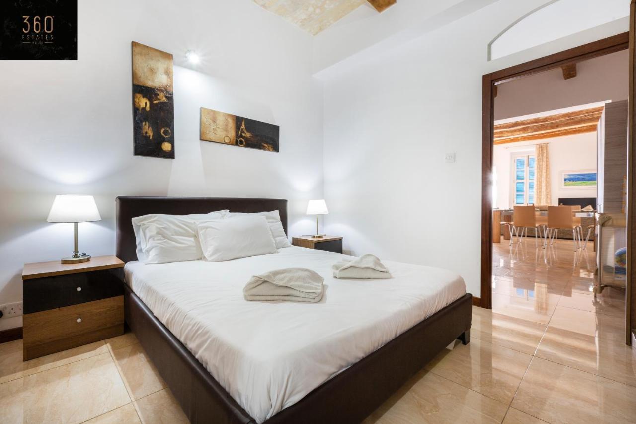 Seafront - Top Location, Top Floor With Wifi & Ac By 360 Estates La Valette Extérieur photo